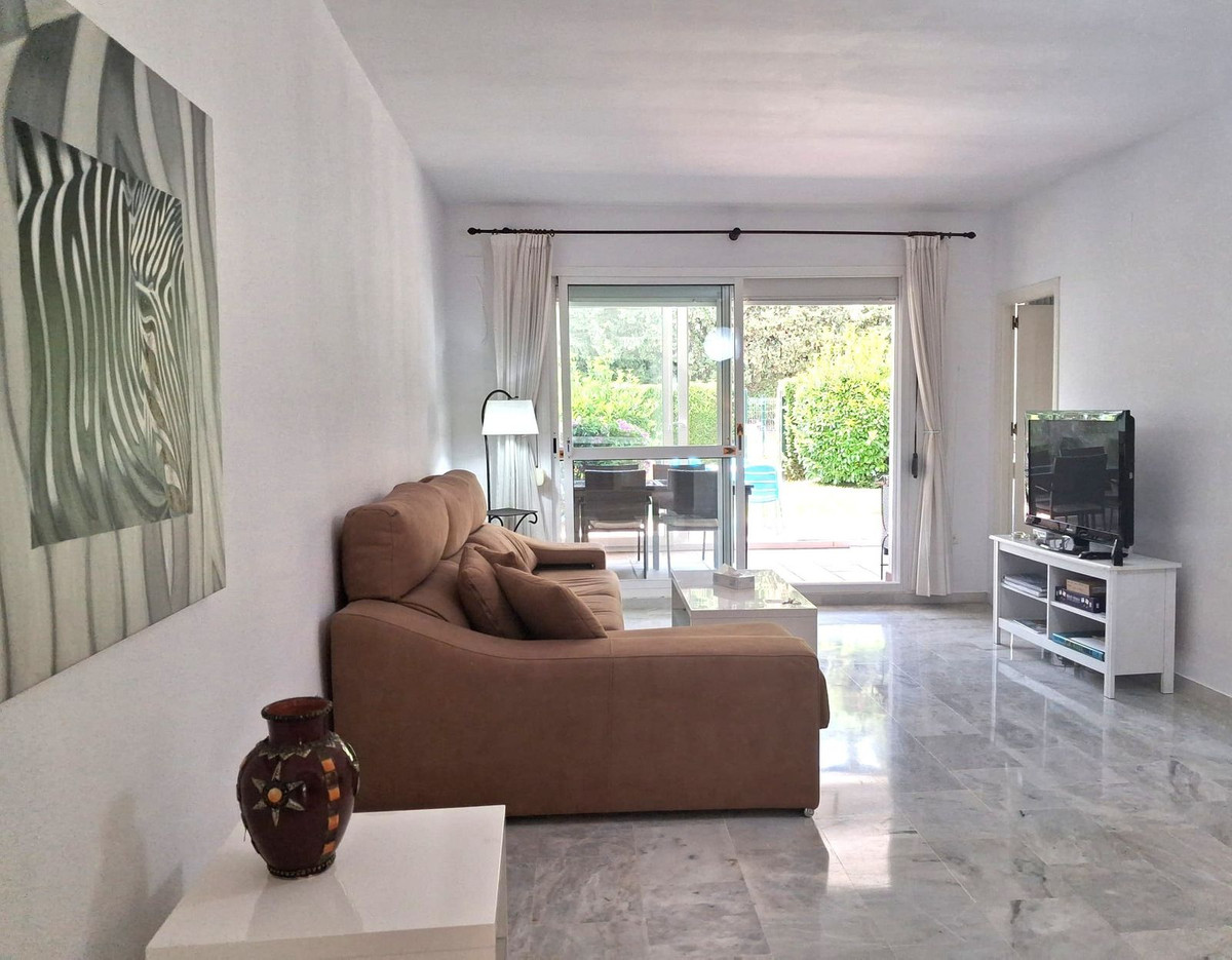El Paraíso, Estepona